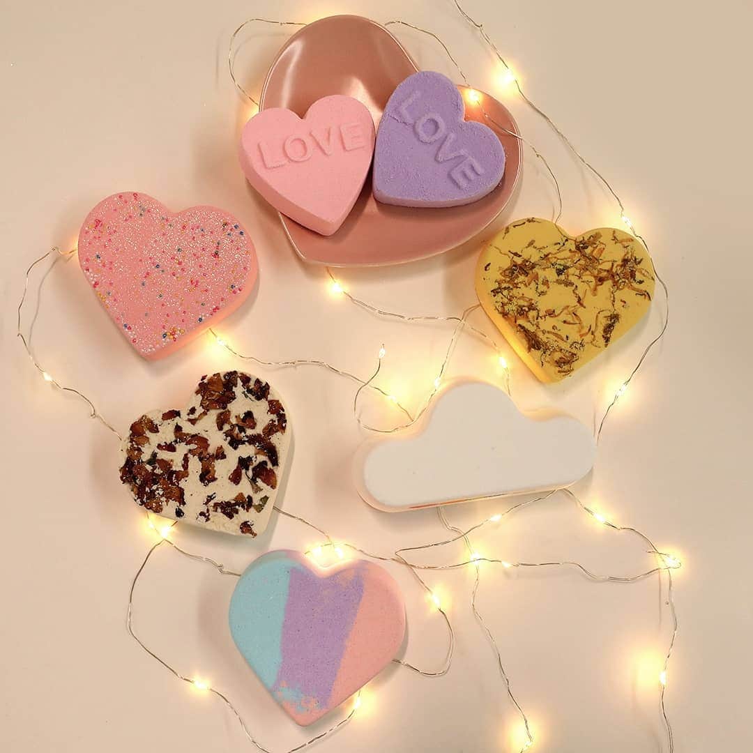 SHEINのインスタグラム：「Leave your worries in the tub 🛁💓  Shop Item #: 2081821, 2081827, 2081839, 2081833, 2081825  Currently available at SHEIN US, UK, FR, DE, IT, ES, NL, SA, AE, QA, BH, KW, OM, RU, CA, IL #bathbomb」