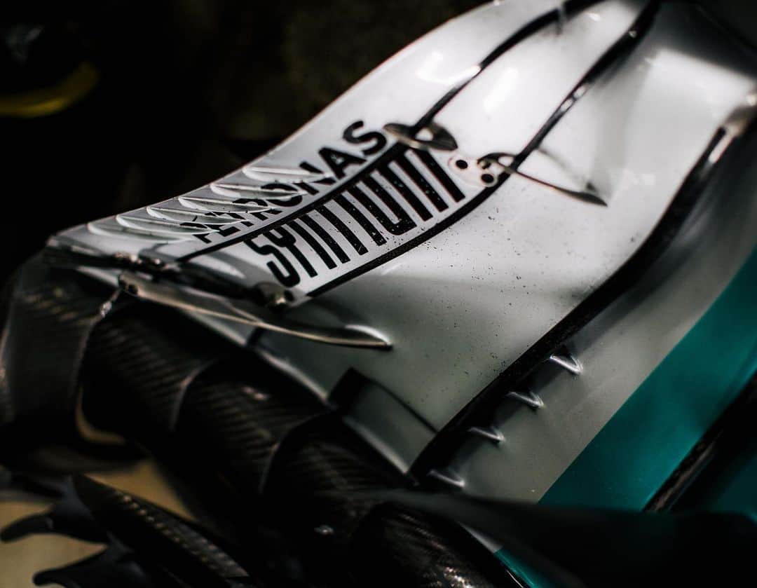 MERCEDES AMG PETRONASさんのインスタグラム写真 - (MERCEDES AMG PETRONASInstagram)「A force of nature. 💪 Ready for the next Silver Arrows Story? 🌟」2月14日 22時21分 - mercedesamgf1