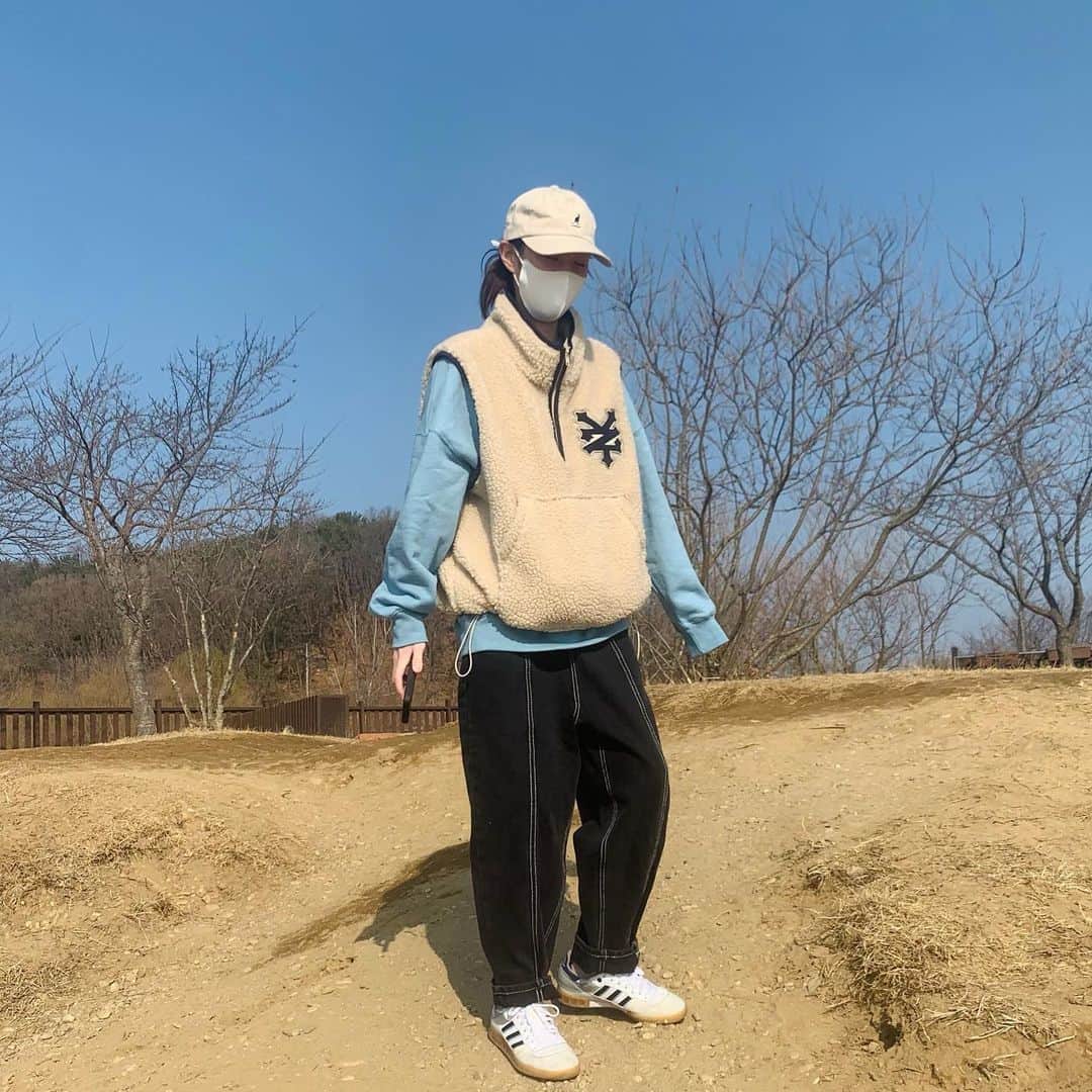 パク・ボラムのインスタグラム：「건강하세요 행복하세요 뿅 😝」