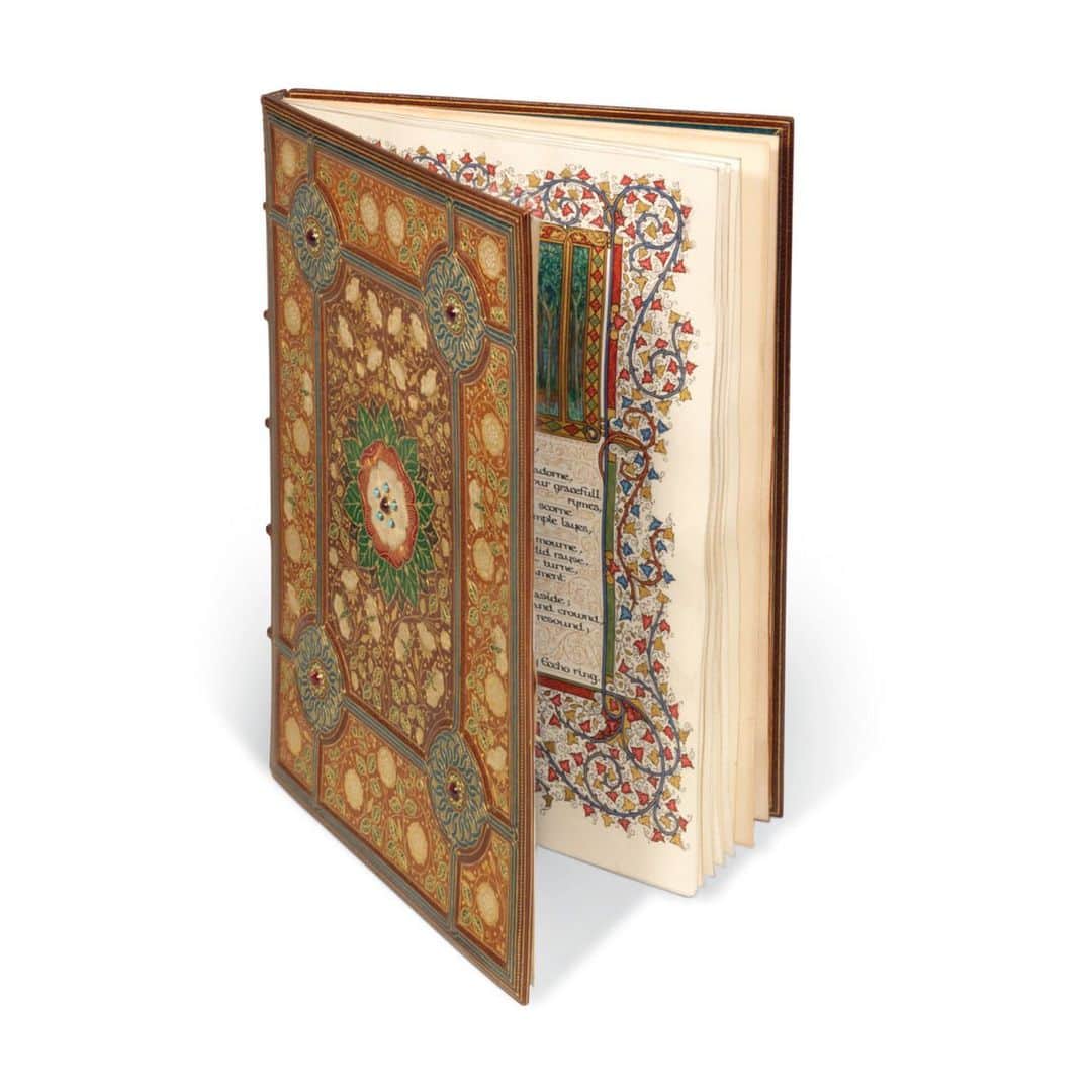 クリスティーズのインスタグラム：「Happy Valentine’s Day! ❤️ This beautiful jewelled binding is adorned with garnets and turquoise and contains a love poem by Edmund Spenser recalling his wedding day to Elizabeth Boyle in 1594 #❤️⠀ .⠀ The poem's 24 stanzas recall the 24 hours of their wedding day, from the poet's anticipation of his bride awakening in the morning to the latest hours of their wedding night.⠀ .⠀ A jewelled binding set with garnets and turquoise on a manuscript on vellum, written, illuminated and bound by Francis Sangorski and George Sutcliffe, London c.1920.  Estimate: £10,000 – £15,000.⠀ .⠀ Books, Manuscripts, Photographs: from the Middle Ages to the Moon — 14-28 April⠀ .⠀ #books #manuscripts #valentinesday #valentines #lovepoem #poem #poetry #EdmundSpenser #FrancisSangorski #GeorgeSutcliffe」