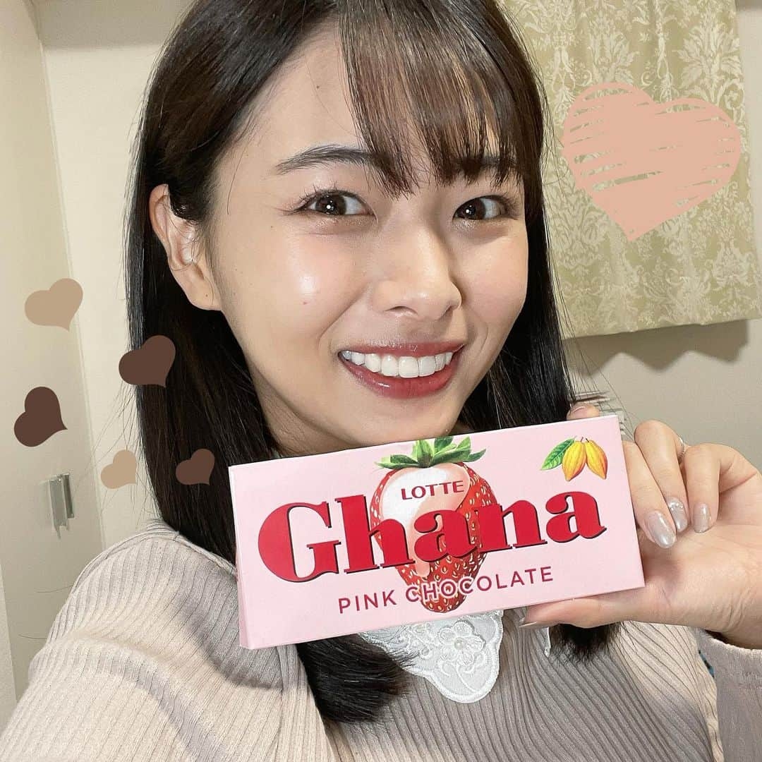 角田奈緒子さんのインスタグラム写真 - (角田奈緒子Instagram)「*はっぴーばれんたいん🍫  ピンクのガーナ可愛いよね 可愛くてたくさん食べました  バレンタインメイクしてみました🍫 バレンタイン限定色のリップと 普段使わないピンクのアイシャドウを目じりにチョロっと  💄オペラ　リップティントN  203ブラウンフィグ 👁ヴィセリシェ　グロッシーリッチアイズPK-2  昨夜は不安でよく眠れなかった方もいらっしゃるかと思います。 今夜はよく眠れますように。  #バレンタイン #バレンタインメイク  #ピンクのガーナ #ガーナピンクチョコレート  #ブラウンフィグ  #お天気お姉さん #お天気キャスター #気象予報士」2月14日 22時37分 - naokoon1122