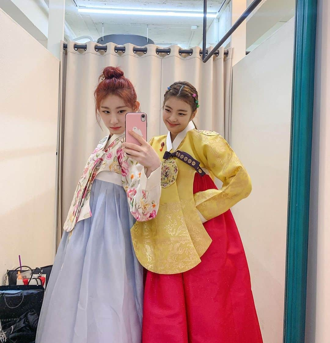 チェリョンさんのインスタグラム写真 - (チェリョンInstagram)「you're my celebrity 🎼✨」2月14日 22時38分 - chaeryeongs.itzy