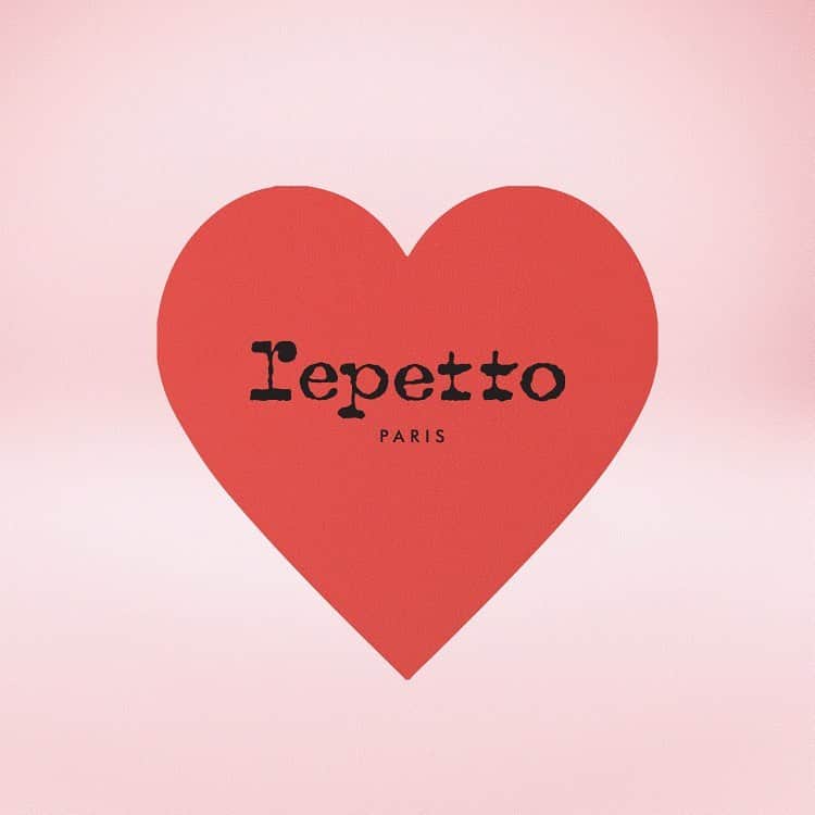 Repettoさんのインスタグラム写真 - (RepettoInstagram)「Il n'existe pas de journée plus adéquate pour célébrer l'Amour : l’amour des proches et l’amour de soi.  There is no better day to celebrate the love you have for the people close to your heart and yourself. #SelfLove #Repetto #SaintValentin #Repettoshoes #ValentinesDay #LibreEnRepetto」2月14日 22時48分 - repettoparis