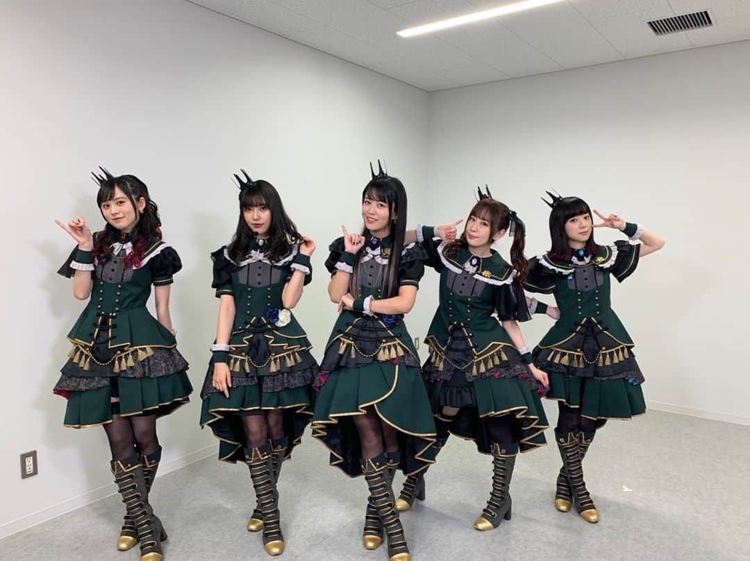 相羽あいなのインスタグラム：「『オダイバ!!超次元音楽祭－ヨコハマからハッピーバレンタインフェス2021－』DAY2 ありがとうございました♡♡  #超次元音楽祭 大好き。  会える喜び。 ライブができる喜び。 皆さんの魂の声と光、届きました。 本当に嬉しいです。 ありがとうございました。 上までの景色綺麗だったな〜  ライブできたのも嬉しかったし、ライブを観られたこともとても嬉しかったです♡  トークパートの感想も待ってます🙆‍♀️笑」