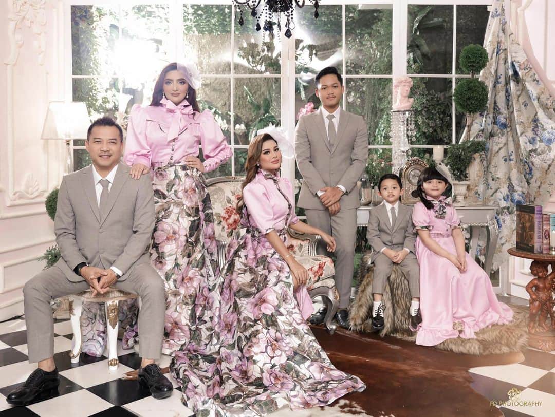 Keluarga A5のインスタグラム：「Keluarga Asix😍」