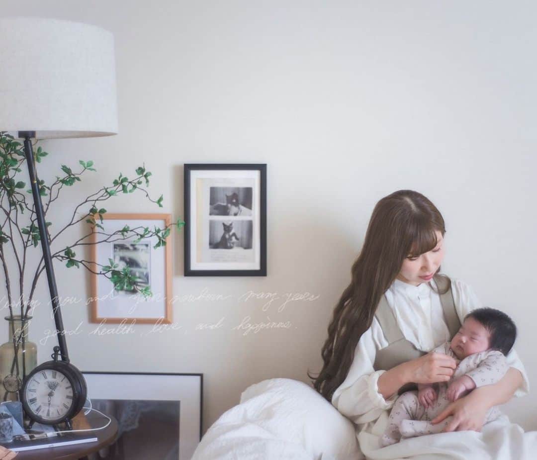 Sherryのインスタグラム：「ㅤㅤㅤㅤㅤㅤㅤㅤㅤㅤㅤㅤㅤ ㅤㅤㅤㅤㅤㅤㅤㅤㅤㅤㅤㅤㅤ まわりの友だちでお母さんになる子が増えてきて その奇跡に感動してしまう ㅤㅤㅤㅤㅤㅤㅤㅤㅤㅤㅤㅤㅤ そして写真をやっててよかったなぁと思う🕊🌿 ㅤㅤㅤㅤㅤㅤㅤㅤㅤㅤㅤㅤㅤ ㅤㅤㅤㅤㅤㅤㅤㅤㅤㅤㅤㅤㅤ 光ちゃんありがとう🌷 次はフィルムでも撮りたいな❤︎ ㅤㅤㅤㅤㅤㅤㅤㅤㅤㅤㅤㅤㅤ ㅤㅤㅤㅤㅤㅤㅤㅤㅤㅤㅤㅤㅤ」