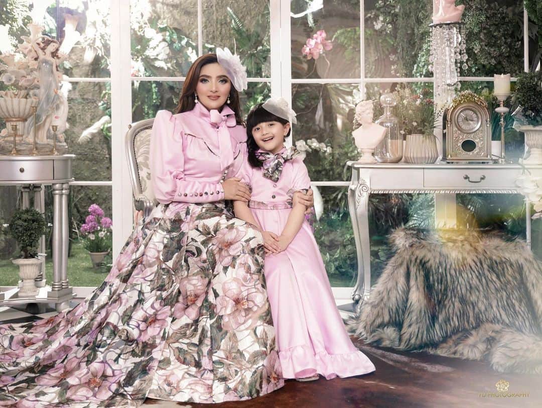 Keluarga A5のインスタグラム：「Aku dan bunda😍」