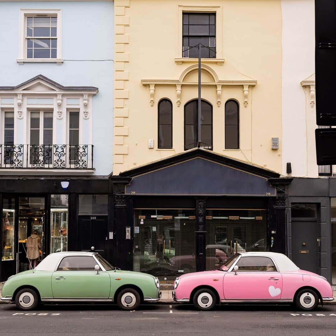 Nissanさんのインスタグラム写真 - (NissanInstagram)「Love is in the air. #HappyValentinesDay #NissanFigaro 🚗 @lepinkfigaro」2月14日 23時00分 - nissan