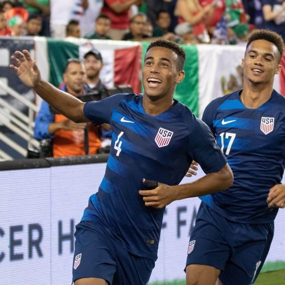 サッカー アメリカ代表チームさんのインスタグラム写真 - (サッカー アメリカ代表チームInstagram)「HAPPY BIRTHDAY @tyler_adams14! Keep 😀, Year 22 is gonna be a GREAT ONE!   🥳🎂🎁」2月14日 23時00分 - usmnt