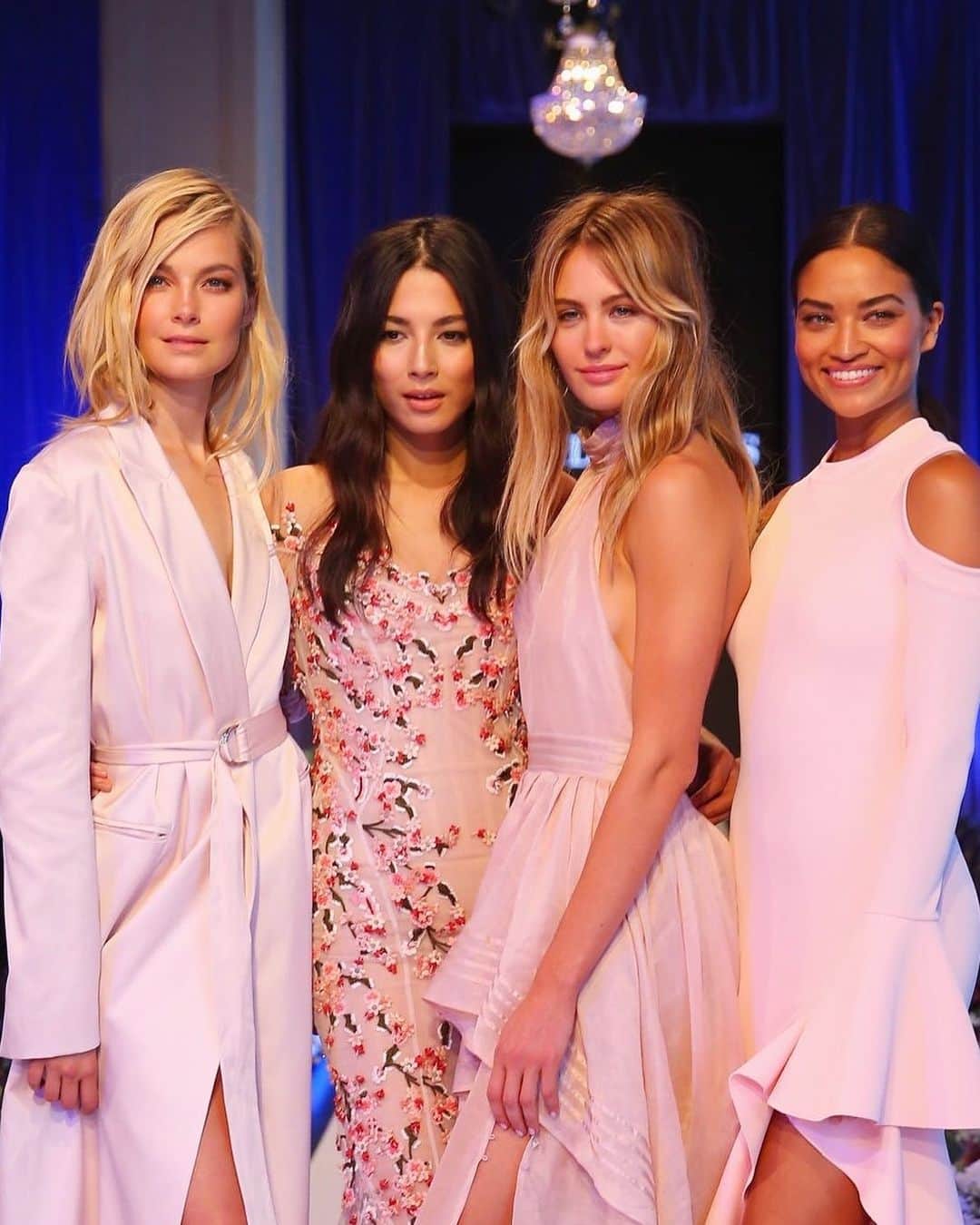 ブリジット・マルコムのインスタグラム：「What a bunch of babes. ❤️❤️❤️」