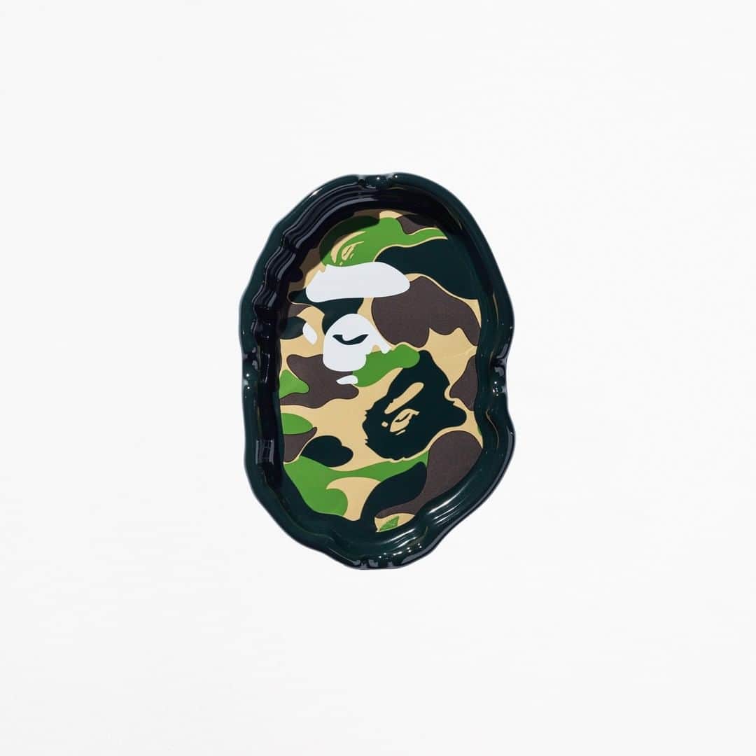 UNDFTDさんのインスタグラム写真 - (UNDFTDInstagram)「A BATHING APE® 1st Camo Shark Hoodie, ABC Camo Swarovski Hoodie, College L/S Tee, 1st Camo Day Pack, and ABC Camo Ape Head Ashtray // Available now at Undefeated.com @bape_us」2月14日 23時00分 - undefeatedinc
