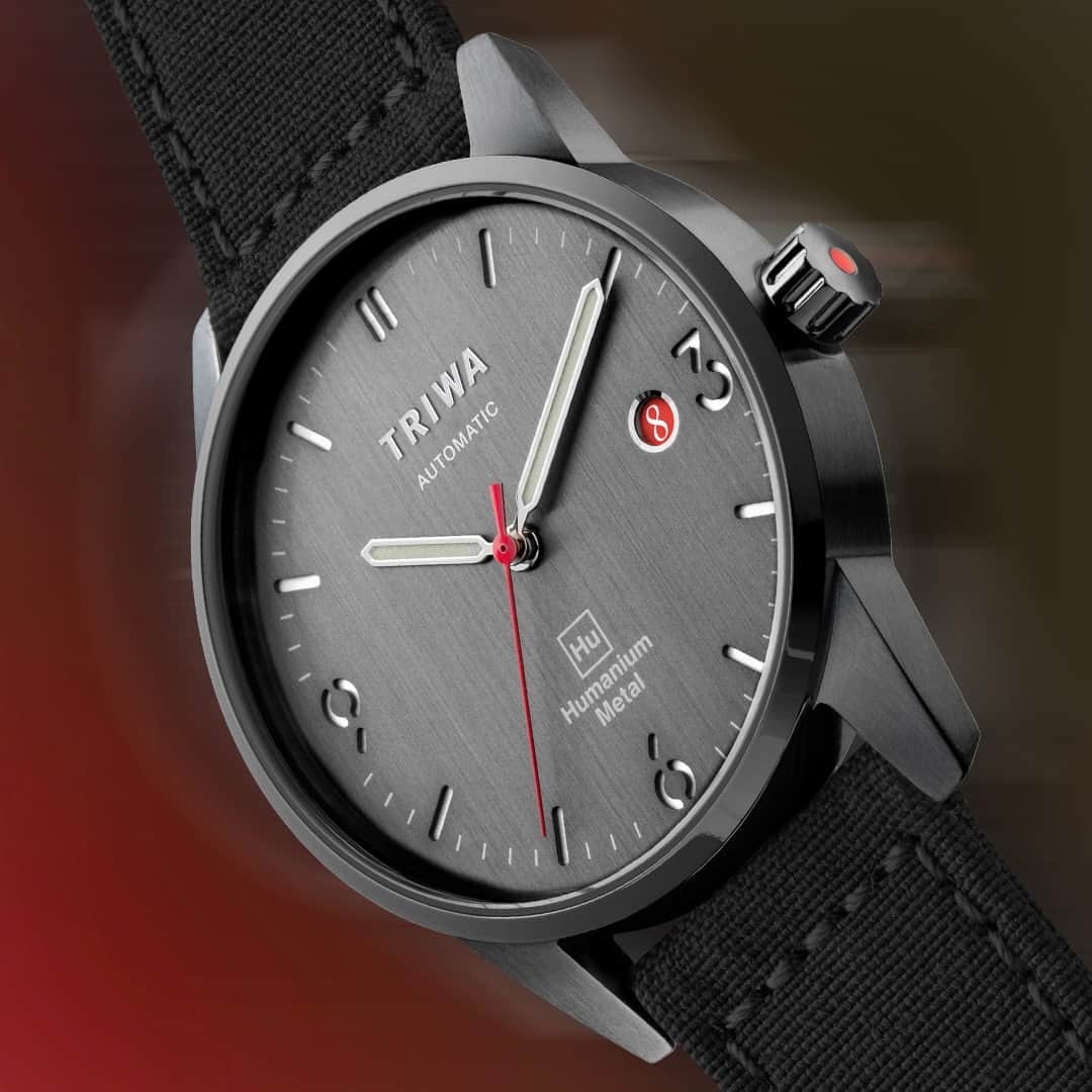 TRIWAさんのインスタグラム写真 - (TRIWAInstagram)「Our Humanium Automatic collection was designed with watch connoisseurs in mind. Finished in slate grey Humanium Metal, the HU39 Slate Automatic watches feature 24 jewels, Miyota ⠀⠀⠀⠀⠀⠀⠀⠀⠀ automatic movement and 48-hour running time. The movement is covered with a stainless steel backplate to make it durable and water-resistant. These statement pieces are designed to last for generations. #timeforpeace」2月14日 23時01分 - triwa