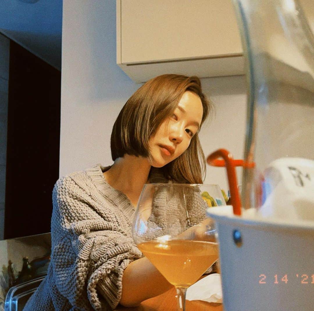 ソ・ウナのインスタグラム：「명절의 마지막날에 오렌지와인 🍊」