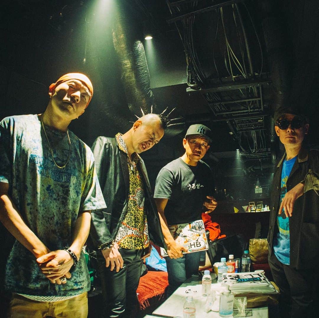 のインスタグラム：「Thanks for having us #genrebndr  オンラインフェス 早く人前で！と どのアーティストが 願っていること もう少しの我慢？！？ 仲間とのライブはやはり最高だ @mightycrown_entertainment  @mastasimon @chozenleefire @nonstopman1986 @samicrown_lens #reggae #dancehall  Pic by @ryuichioshiro」