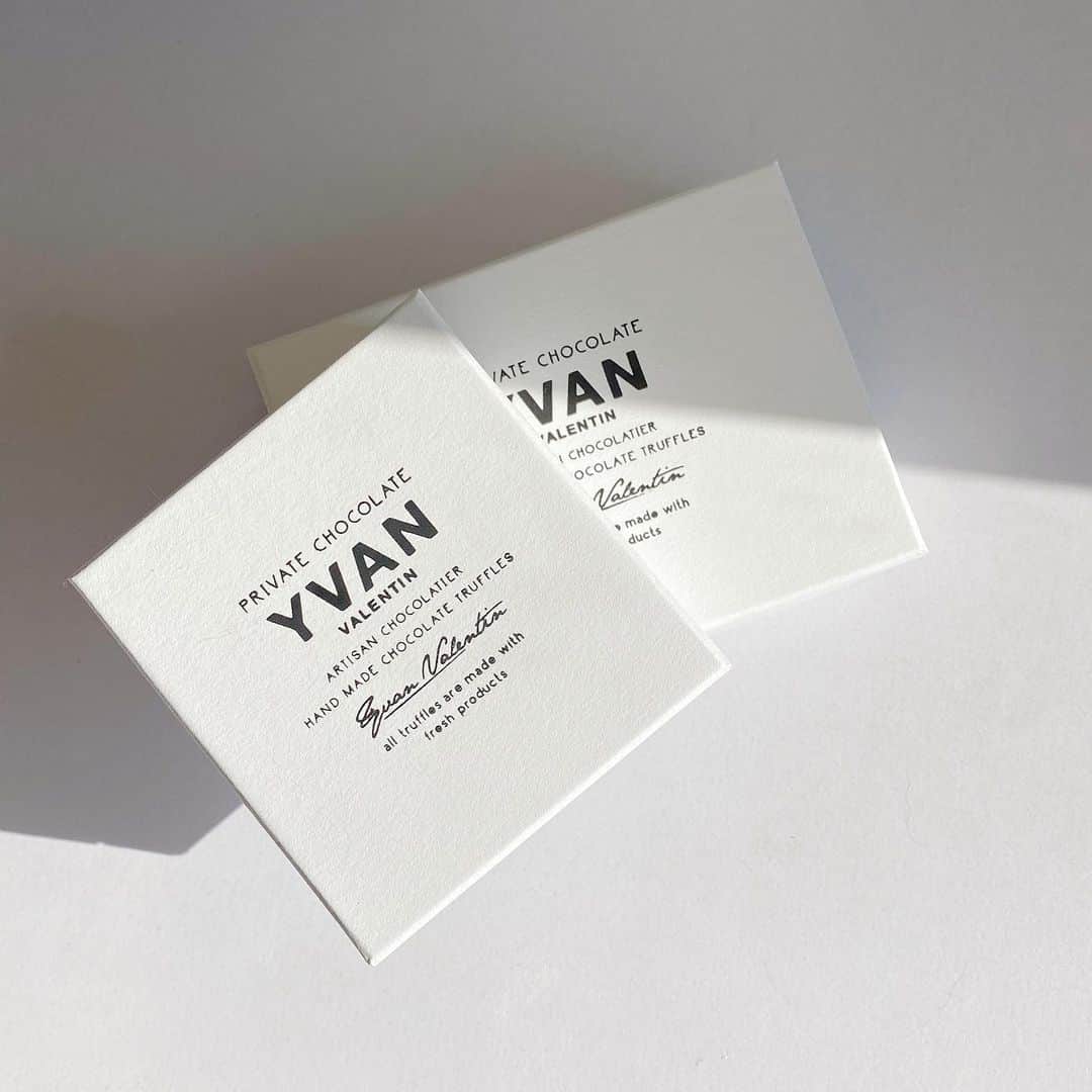 makoのインスタグラム：「* 今年も買えた🤍 #yvan #yvanvalentin #イヴァンヴァレンティン」