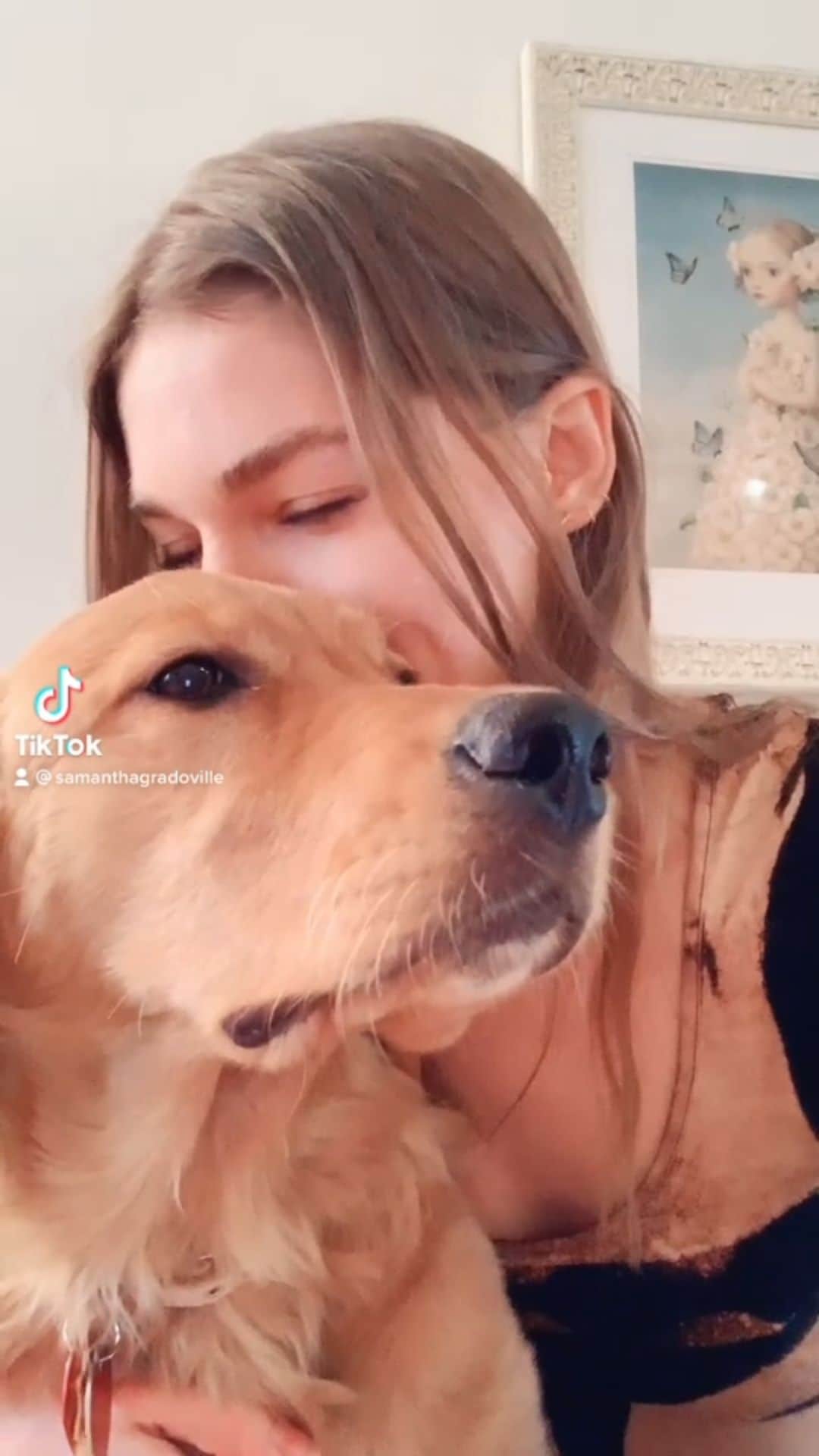 サマンサ・グラドヴィルのインスタグラム：「Love the smell of pup in the morning! 😍 #dogmom #tiktoks #myvalentine #puppylove」
