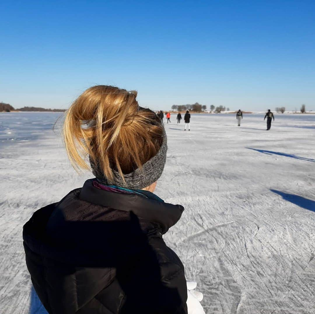 セリーヌ・バン・ガーナーのインスタグラム：「🇳🇱+❄️=⛸ / ❄️+⛸=🇳🇱」