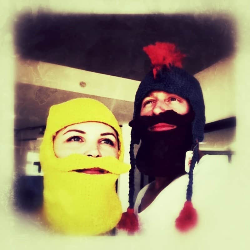 ジョシュア・ダラスのインスタグラム：「Get yourself somebody who can rock a knitted Viking mask. Happy VALENTINES Day Lovers!! ♥️♥️😍😍 #valentines #lovers #ginnifergoodwin」