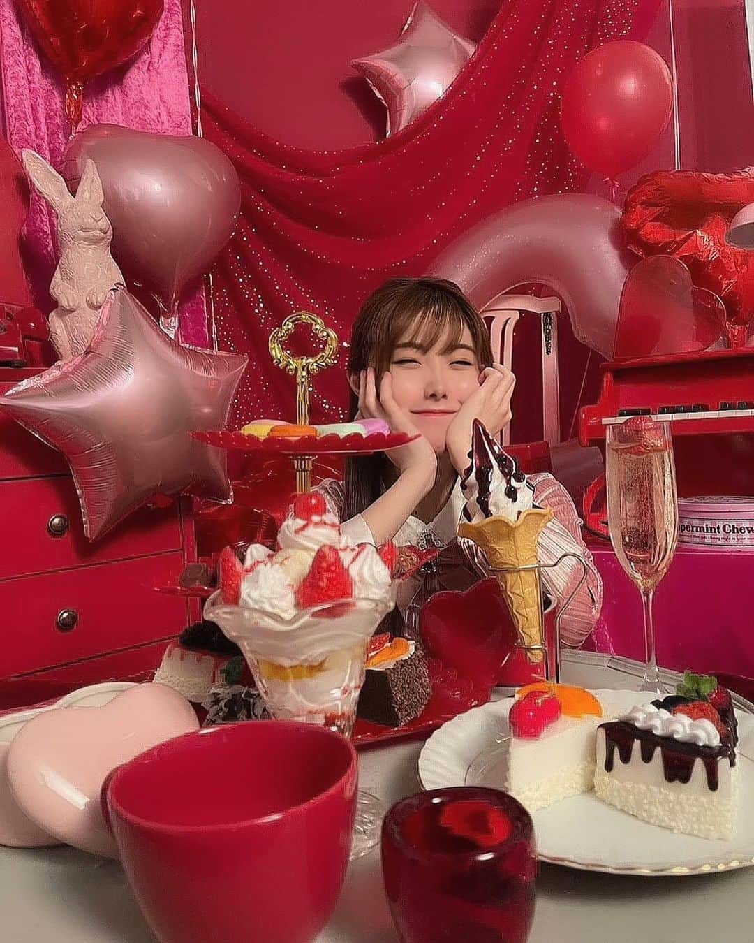 谷真理佳さんのインスタグラム写真 - (谷真理佳Instagram)「🍫﻿ チョコ大好き☺️♡﻿ 毎日食べちゃいます！ SKE48の撮影いつも可愛いくて﻿ テンションあがっちゃいます😆。 #ハッピーバレンタイン﻿ #valentine #ハーフアップ」2月14日 23時28分 - marika_tani