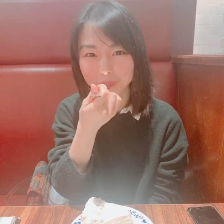 のインスタグラム：「Happy Valentine's Day!! I got plenty of chocolates from friends and grandma🍫💝 (not from guys,though)I'm sooo happy!Thanks a lot!!  写真は一年前🤳  #happyvalentinesday #バレンタイン  #🍫」