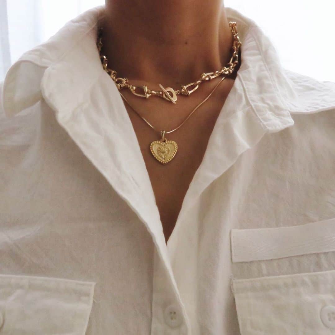 小堀美茄冬（みにゃとっち）のインスタグラム：「🌹 @liberta_jewelry_ 🌹 #ネックレス #チョーカー #アクセサリー #necklace #choker #jewelry」
