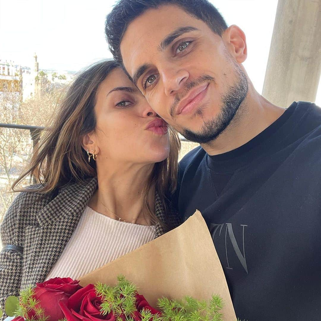 マルク・バルトラさんのインスタグラム写真 - (マルク・バルトラInstagram)「Feliz San Valentín 😘💚🌹 #ValentinesDay @melissajimenezgp」2月14日 23時38分 - marcbartra