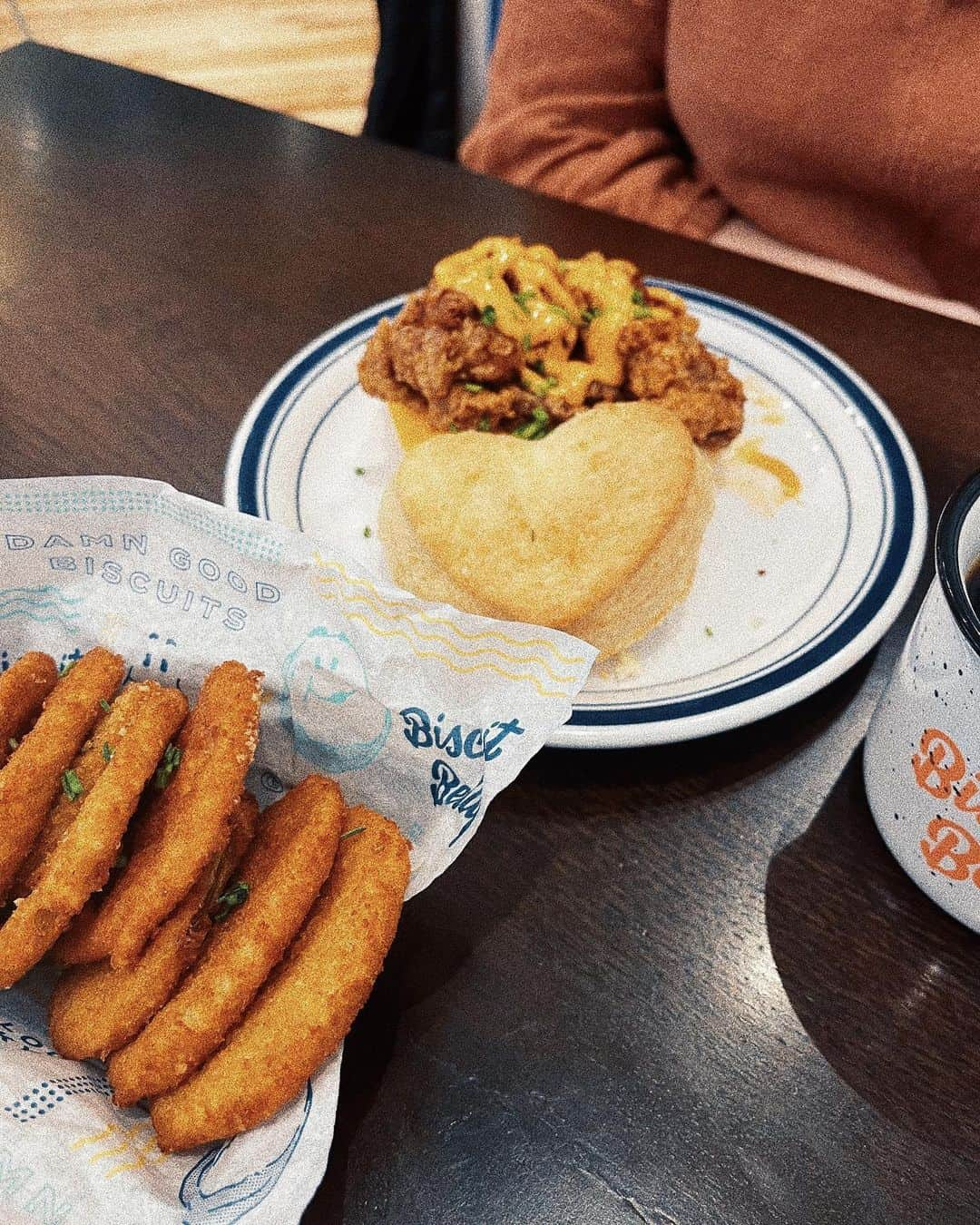 FOLKさんのインスタグラム写真 - (FOLKInstagram)「Whenever I’m single I like to use Valentine’s Day as an excuse to really dive into carb loading and fried foods. Fried chicken, sweet tea, biscuits and gravy. I want it all. For years my single friends and I would always go to Halls on the River outside Lexington on Valentine’s Day. This year, since I’m newly single, it felt like a good time to bring that tradition back. We ended up at @biscuitbellybiscuits in Louisville cause that’s a whole lot closer than Halls to the farmhouse. Heart shaped biscuit and gravy hot browns really do make everything better.  We made a day out of it and went to @whitesmercantile and some other shops in Louisville....but holy moly the @claytonandcrume shop was AMAZING. I’ll share photos to the story tonight. Like y’all need to see that place. Fantastic. Anyways...the life lesson here is...fried foods make everything better. Keep your single friends close today. We need ya. #valentinesday  #liveauthentic #kentucky #louisville #folkmagazine」2月14日 23時42分 - folkmagazine