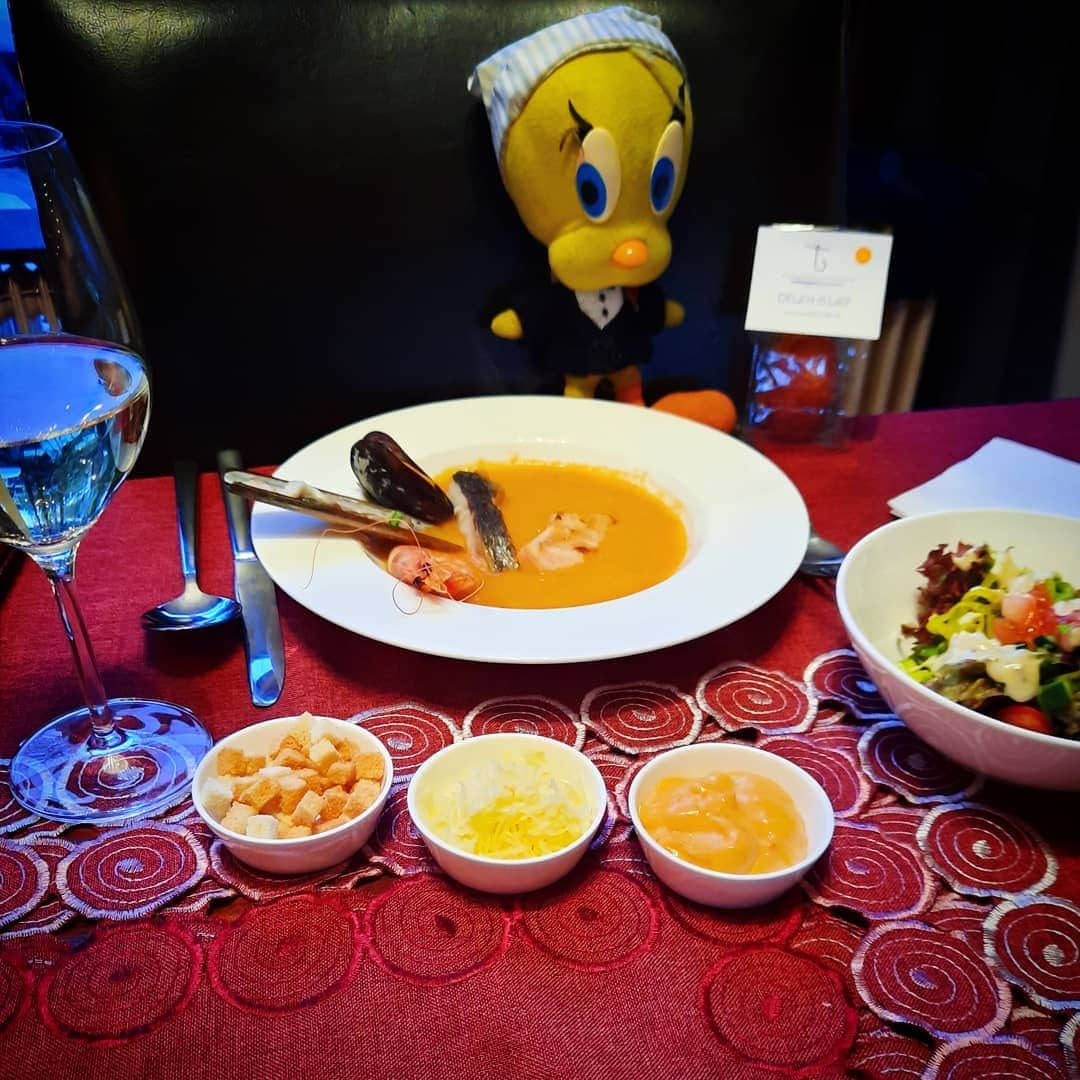 Little Yellow Birdさんのインスタグラム写真 - (Little Yellow BirdInstagram)「I ordered a beautiful Valentine's dinner for one tonight! Bouillabaisse, with all the bells and whistles!! And I'm looking quite dapper too, if I may say so myself (thanks to @maxi_the_rabbit_ 's great tux. Yep! Still love it!) #littleyellowbird #tweety #tweetykweelapis #adventures #yellow #bird #weekend #sunday #sundayevening #valentine #valentinesday #valentijn #dinner #thuisuiteten #visaandeschelde #bouillabaisse #rouille #croutons #gruyere #soup #french #tuxedo #lookingdapper #bellsandwhistles #stuffedanimalsofinstagram #plushiesofinstagram」2月14日 23時46分 - tweetykweelapis