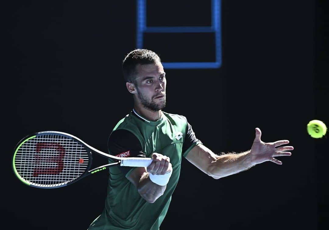 ラスロ・ジェレのインスタグラム：「Not the result I wanted at the Australian Open, altough I played against one of the best players of all time... More work needs to be done... #dontlookback」