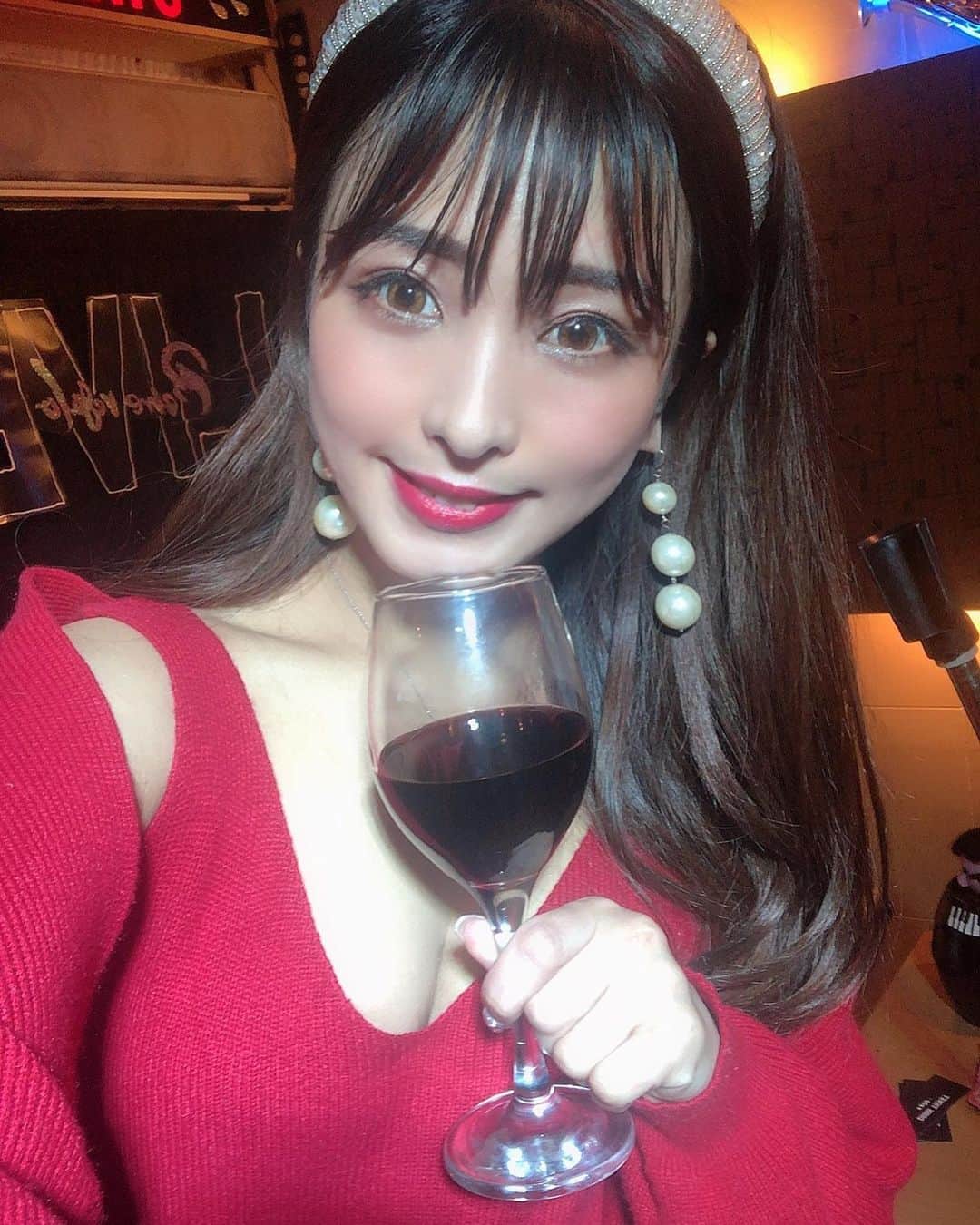 Fujikoのインスタグラム：「本日はベーネリガーロにお越し頂きありがとうございます！ ありがたく満席御礼！感謝😂💓  ライブ2.3曲は周波数関係で 私の歌声が布施商店街に響き渡り街の人達がびっくりしてお店の前に人だかりの事件が起きました。笑 失礼しました。笑  大変面白いバレンタインライブでした🥨みんなありがとう💋  #Fujiko#バレンタイン#布施#イタリアン#最高に美味しいお料理#イタリアンなのにたまにラーメン出してくれる変わったシェフ」
