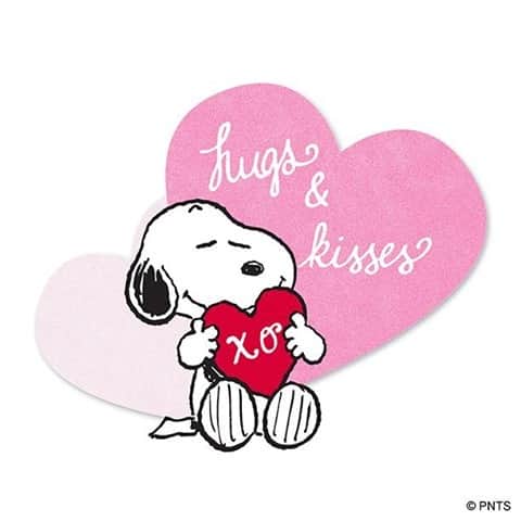 スヌーピーのインスタグラム：「Sending virtual hugs and kisses on Valentine's Day!」