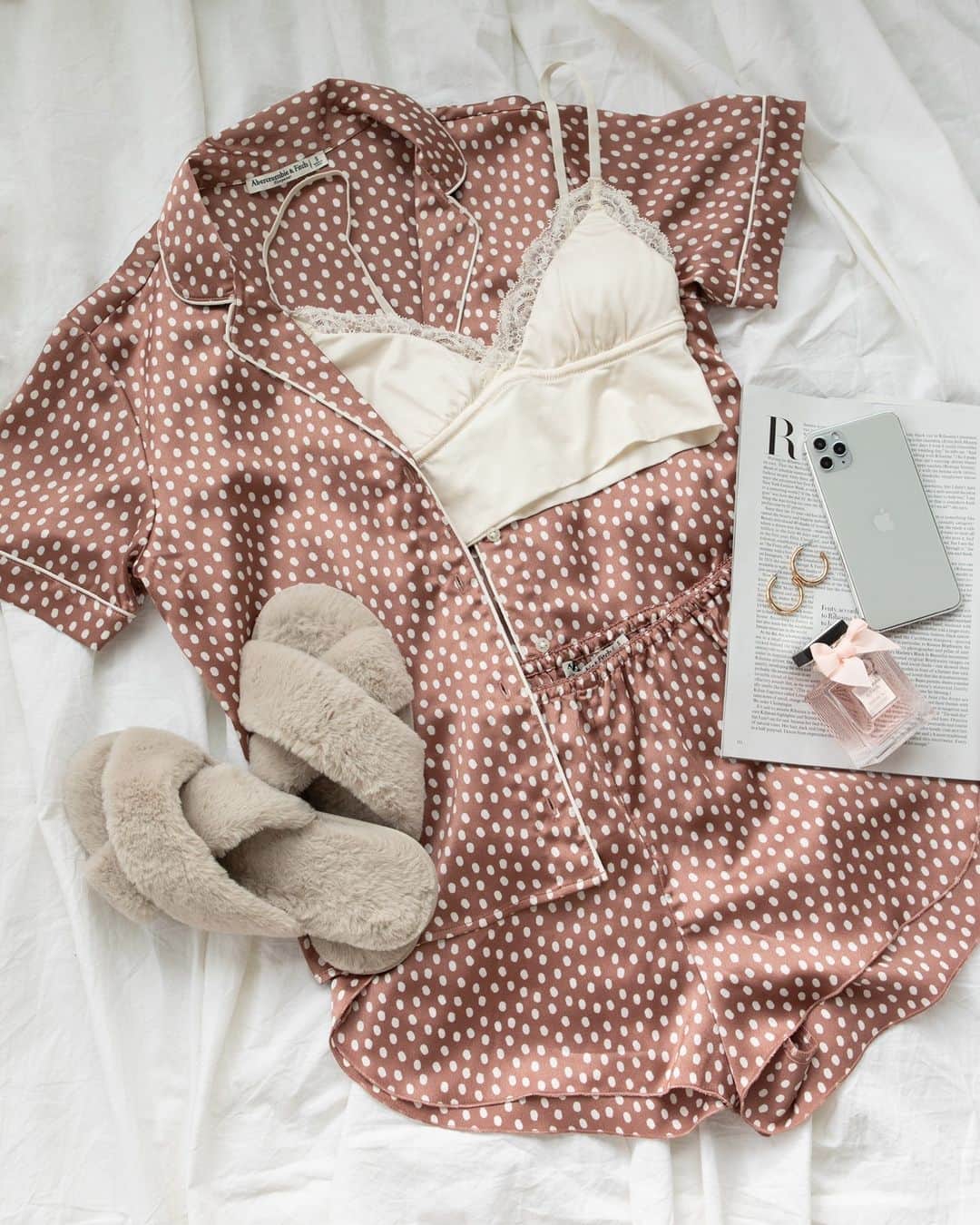 Abercrombie & Fitchのインスタグラム：「It’s a match—you and this sleep set are meant for each other. 🍷💕 🍫 💐」