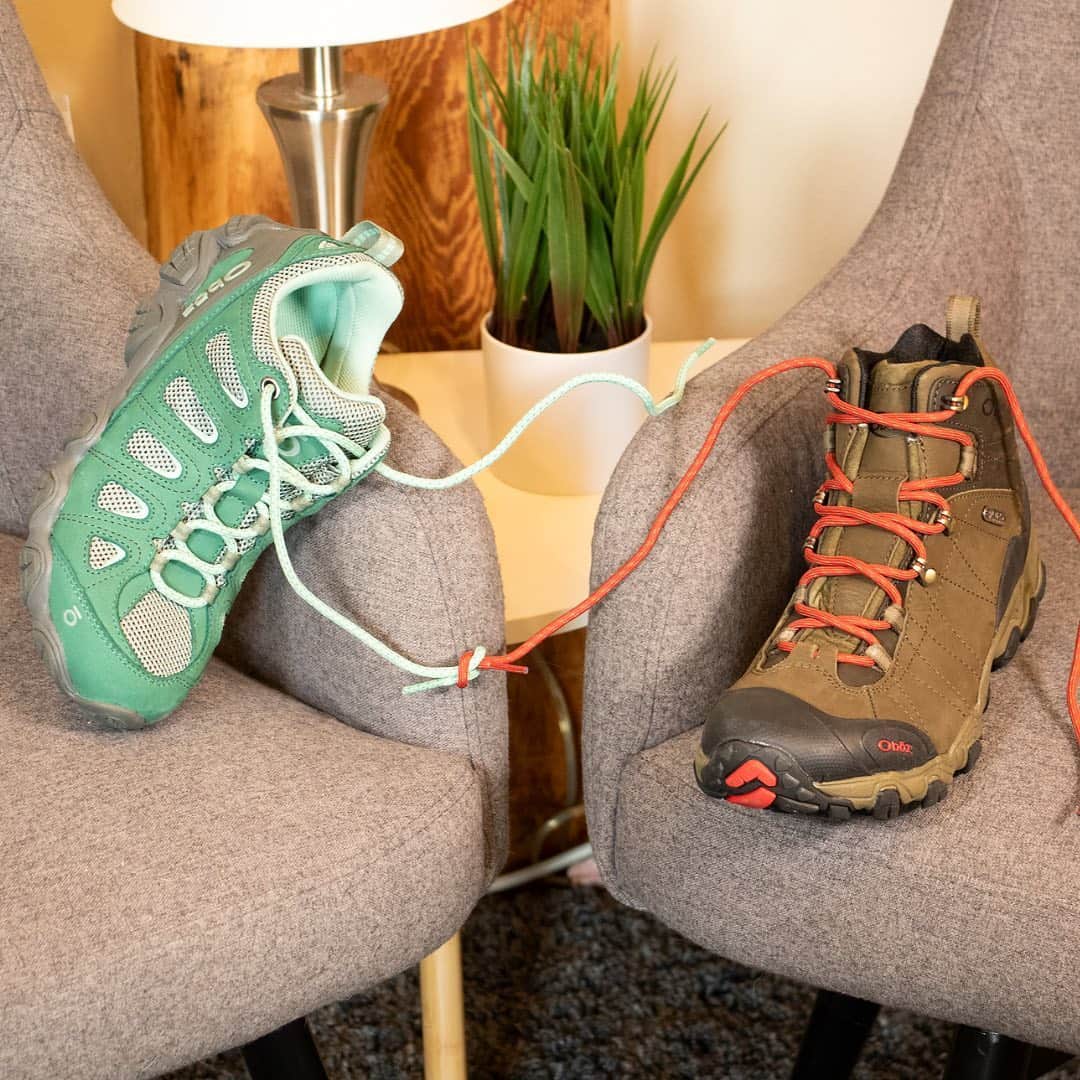 オボズのインスタグラム：「📣 HELP US FIND LOVE FOR OUR SINGLES   ...SHOES🥾   We need your help in matching up our single shoes (samples, good condition warranty returns, and the like) with their “sole” mates ❤️  We’re on the search for individuals and organizations that could use these single shoes.   Interested in meeting an Oboz Single Shoe? Slide into our DM’s with your contact info and we can put you in touch with real life singles (shoes).」