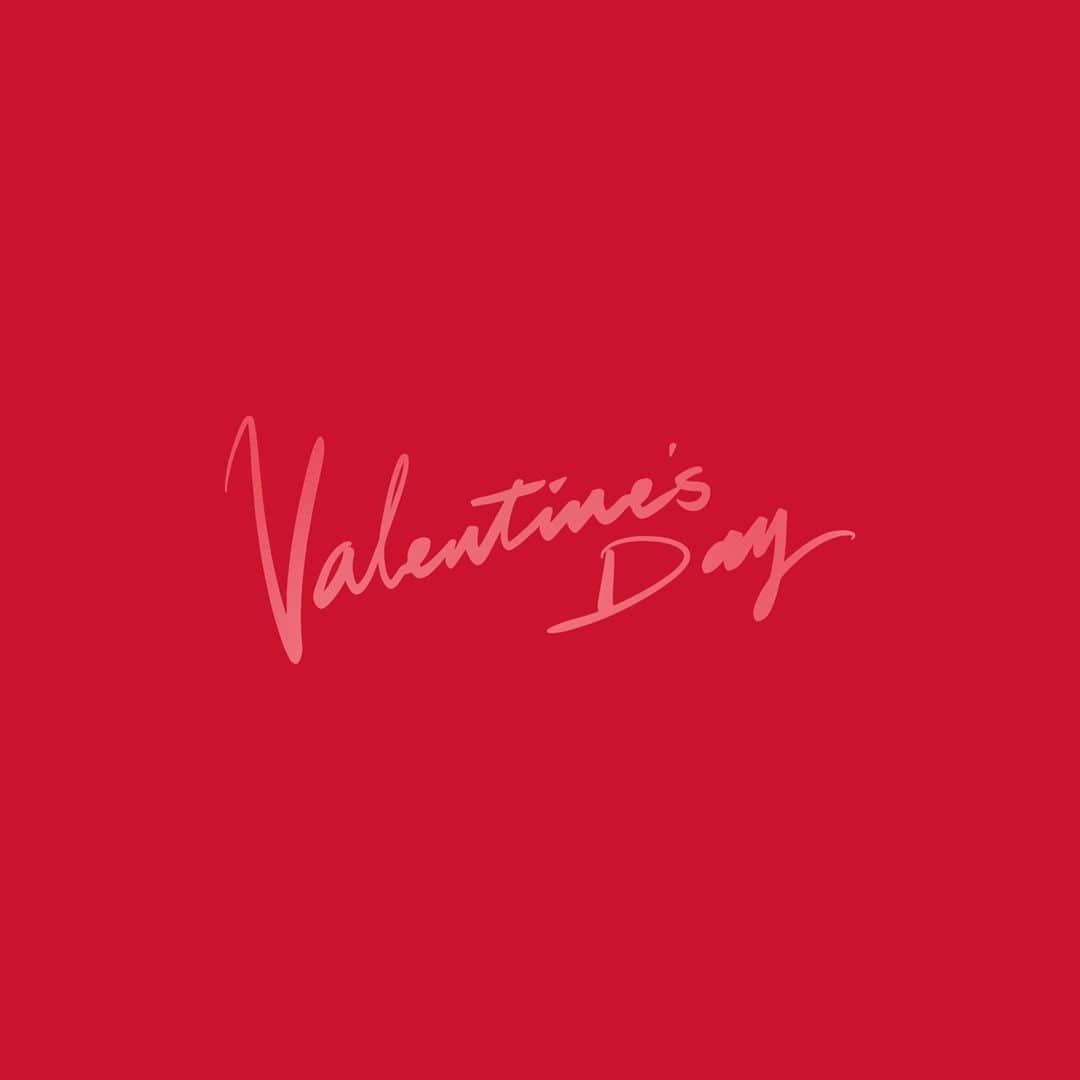 ウォルフォードさんのインスタグラム写真 - (ウォルフォードInstagram)「Happy Valentine's Day!!! ❤❤❤ Who are you 🎶🎶 Crazy in love... 🎶🎶 with? 👇✍ ⁠ #WolfordFashion #valentinesday #bemyvalentine #beyourvalentine #selflove #selfconfidence」2月15日 0時01分 - wolford