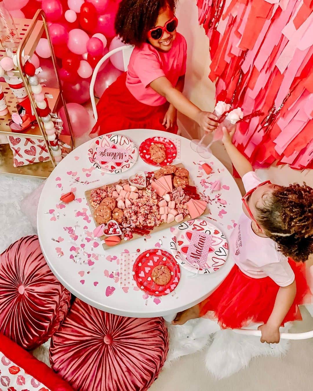 HomeGoodsのインスタグラム：「Love is…all you need. But a little chocolate now and then doesn't hurt!#HappyValentinesDay ♥️ (📸: @nagilaclaitt, @by_lakeisha, @katies.wild.tribe)」