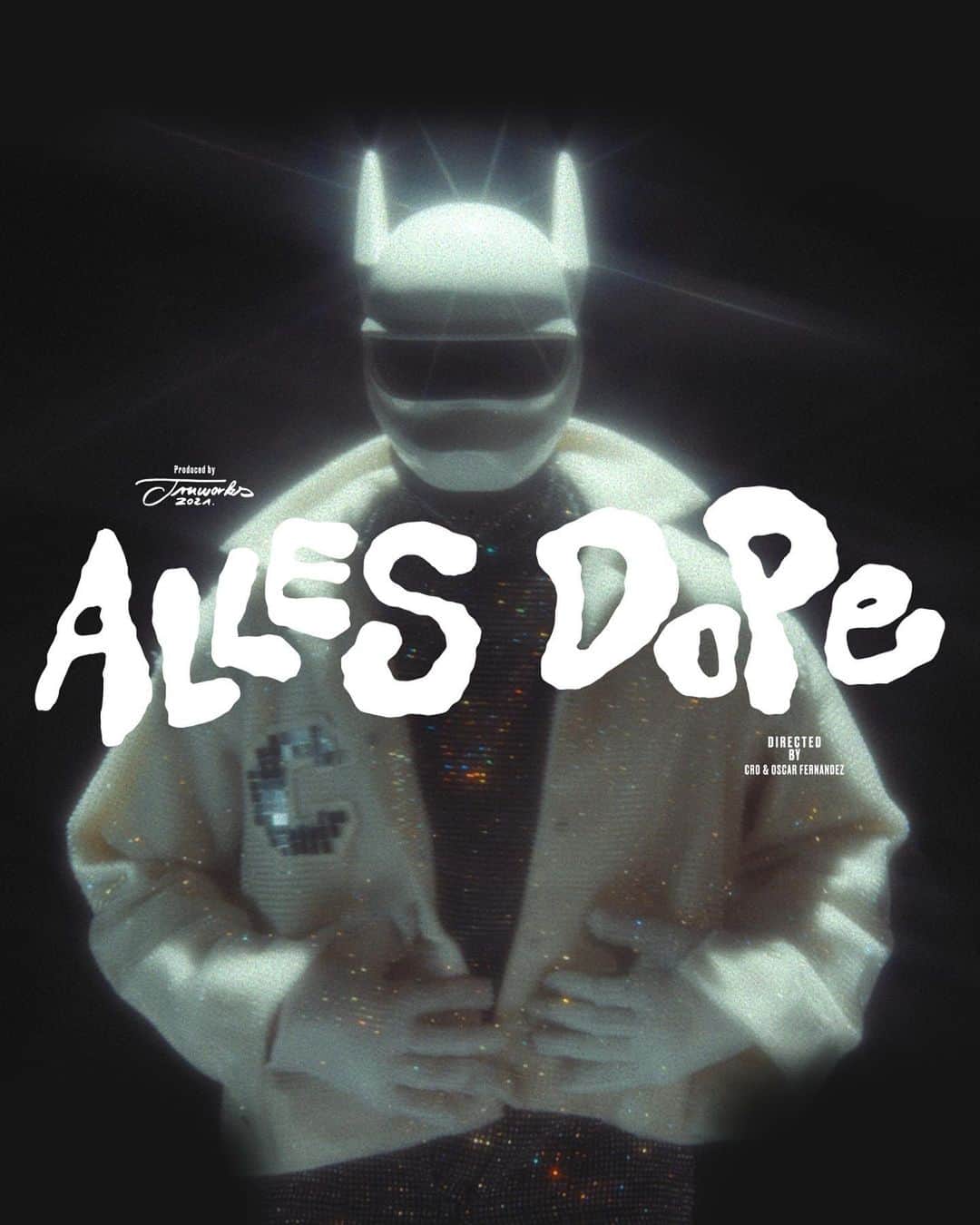 CROさんのインスタグラム写真 - (CROInstagram)「ALLES DOPE VIDEO  OUT NOW  Link in Bio: @thisiscro」2月15日 0時05分 - cro