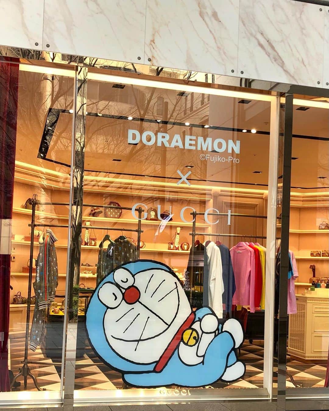 大庭絃子さんのインスタグラム写真 - (大庭絃子Instagram)「Happy Valentine’s Day 💓﻿ 本日はGUCCI青山店で演奏させていただきました！﻿ ありがとうございました。﻿ 人気のドラえもんコラボ、とっても可愛いです😊﻿ (撮影時のみマスク外してます。)﻿ ﻿ #Gucci﻿ #DoraemonXGucci  #ドラえもん﻿ #doraemon﻿」2月15日 0時06分 - itokooba