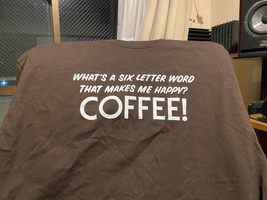 モリシーのインスタグラム：「幸せになる6文字なーんだ？  COFFEE!!  古溪さんすげー嬉しいプレゼントありがとうございます！」