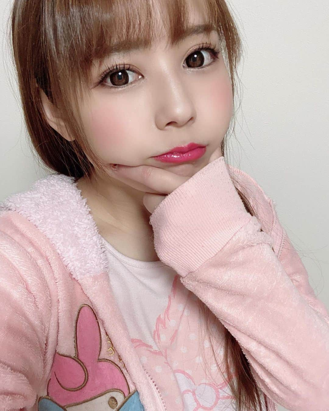 佳苗るかのインスタグラム：「今日も人狼演劇のお稽古しました😊💗公演日は2/18.19です🎵緊張です🥺 詳細はTwitterに載せてます💗（Twitterアカウント→@rukaKANAE）  がんばりますっ⭐️✊  #人狼 #演劇 #お芝居 #芝居  #パジャマ #パジャマコーデ #パジャマ女子」