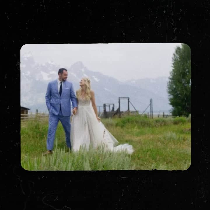 ベス・ベアーズのインスタグラム：「In honor of #valentinesday here's a sneak peek of @harmonicspodcast this week song debut : "More Than I Do".... everyone who makes a record has gotta write a love song- this is mine for my husband! More this week! Subscribe to @harmonicspodcast link in bio ! @brotherskoren and I when writing this thought @rufuswainwright would do an amazing job singing this one, so putting it out into the instaverse 🤗 Wedding footage : @canafamily  🎥: direction. edit @mattrasku  @kyle.mangels  @thoraldkoren  @isaackoren」