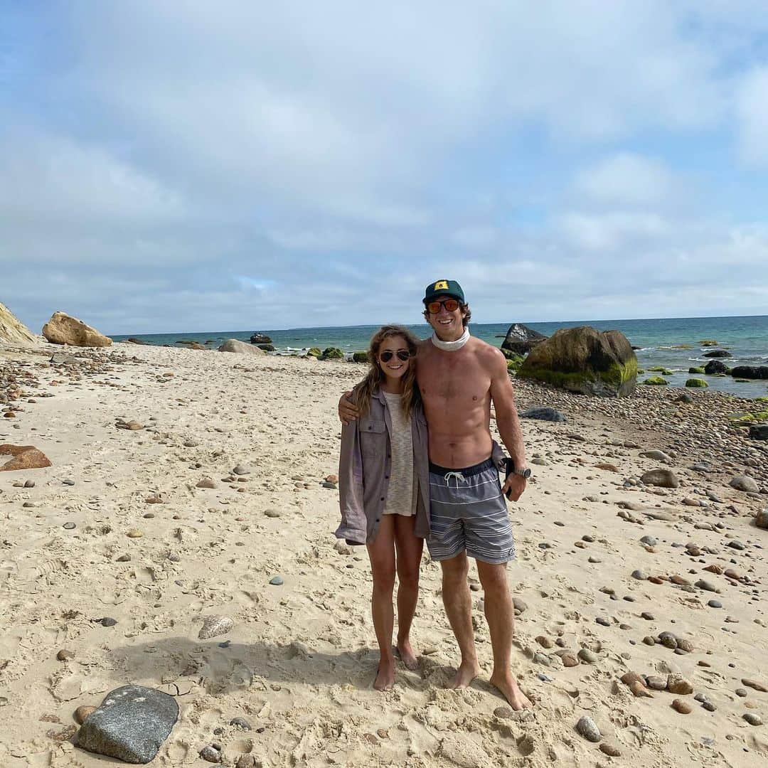 サッシャ・ディギーリアンのインスタグラム：「3 years my valentine 🤍」