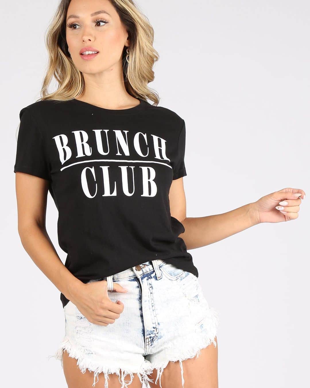 プリンス ピーターのインスタグラム：「And on Sundays, we #brunch.   🍳🥓🧇🥞🥂🍾  #brunchclub #brunch #brunchbunch #brunchtime #brunchoutfit #brunching #brunchathome #brunchclub #comfy #comfytee #comfytees」