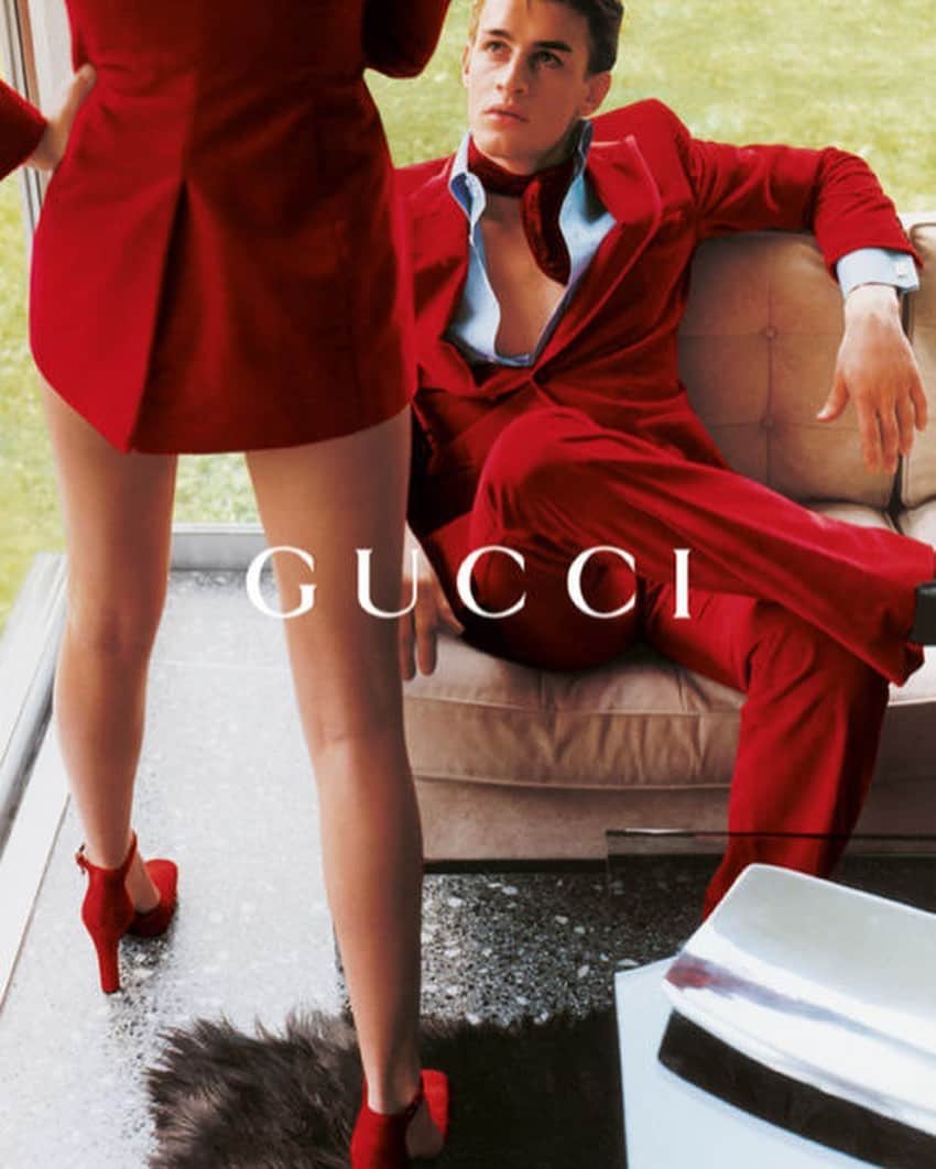 カリーヌ・ロワトフェルドのインスタグラム：「Happy Valentine’s Day ♥️ these @gucci @tomford campaigns by @mariotestino turn 25 this year and still in love with them」
