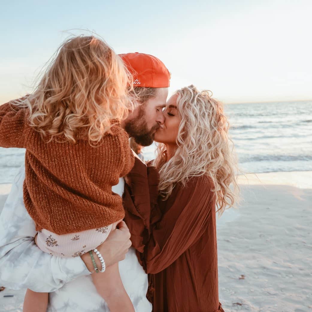 Cara Van Brocklinのインスタグラム：「Sorry for over posting but I couldn’t leave out my #1 Valentine. He truly is my world! I can’t wait to spend the rest of forever with you boo🤍」
