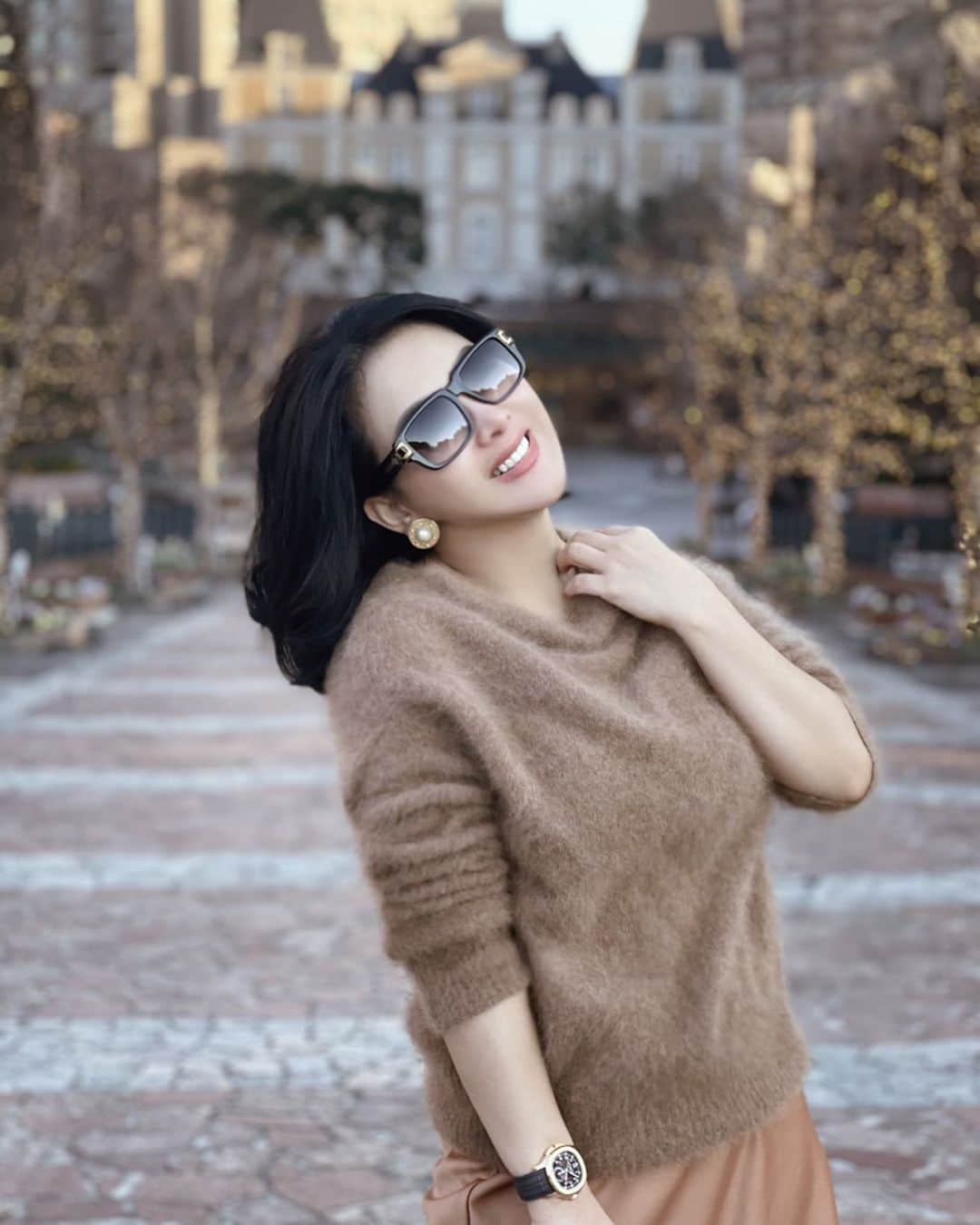Syahriniのインスタグラム：「• Can’t Explain How Happy I’m To Be Here, ... Ohayo Gozaimasu Tokyo !  _________________ 𝓢𝓨𝓡 _________________  #PrincesSyahtini #Winter_February2021 #Tokyo_Japan」