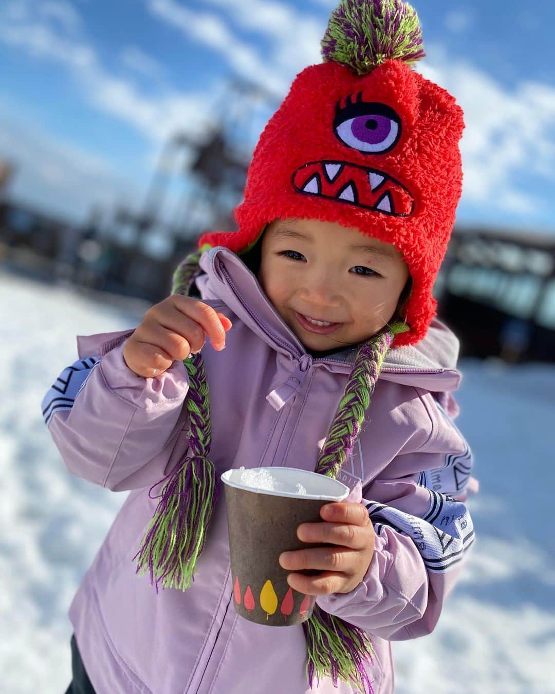 谷口紗耶香さんのインスタグラム写真 - (谷口紗耶香Instagram)「すんごい楽しんでて可愛い写真たっくさん🤳😍 #familytrip #雪遊び#snow」2月15日 10時40分 - saayaamam