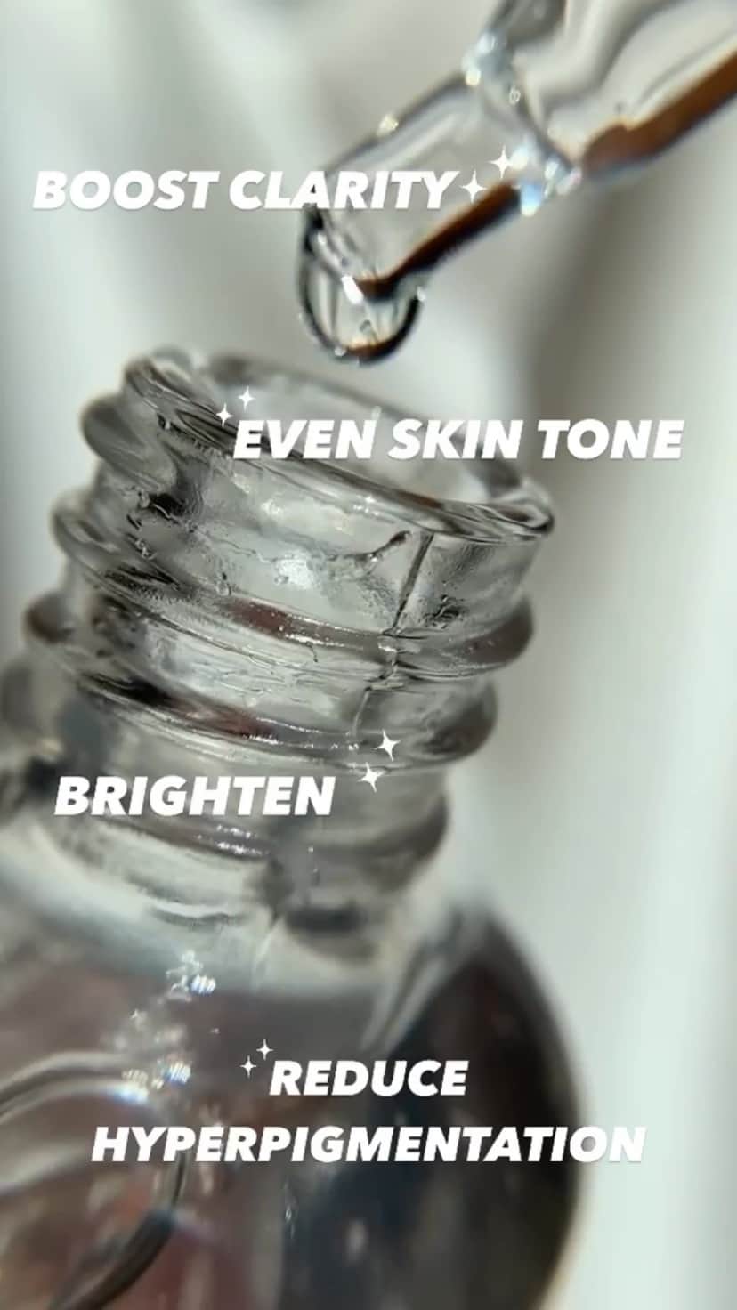 のインスタグラム：「From our friends at @kiehls: Our #1 serum that is your solution for tackling discoloration, boosting clarity, and adding radiance to your complexion! 💫  📷: @mia.bobak  Shop the must-have Clearly Corrective Dark Spot Solution at Sephora now.」