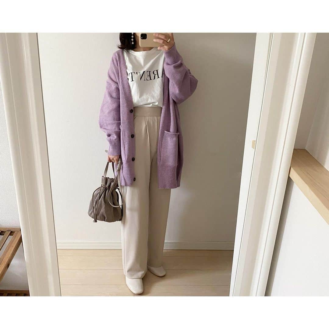 nanaさんのインスタグラム写真 - (nanaInstagram)「2つ前に投稿したトップスと一緒に買ったGRLの春服🌸 #購入品紹介   特にキレイなラベンダーカラーのカーディガンがお気に入り🥰 柔らかくて着心地も良い♡  白とベージュのシャツはどちらも袖のデザインがかわいいよ🙏🏻✨ 詳細は2枚めにまとめました🙆🏻‍♀️  @grl_official #grl #grl購入品 #グレイル #春コーデ」2月15日 10時52分 - nana7_photo