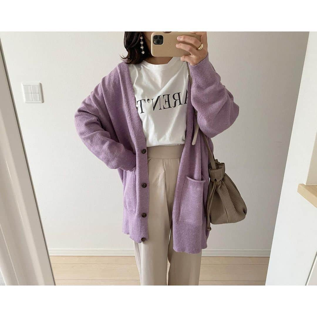 nanaさんのインスタグラム写真 - (nanaInstagram)「2つ前に投稿したトップスと一緒に買ったGRLの春服🌸 #購入品紹介   特にキレイなラベンダーカラーのカーディガンがお気に入り🥰 柔らかくて着心地も良い♡  白とベージュのシャツはどちらも袖のデザインがかわいいよ🙏🏻✨ 詳細は2枚めにまとめました🙆🏻‍♀️  @grl_official #grl #grl購入品 #グレイル #春コーデ」2月15日 10時52分 - nana7_photo