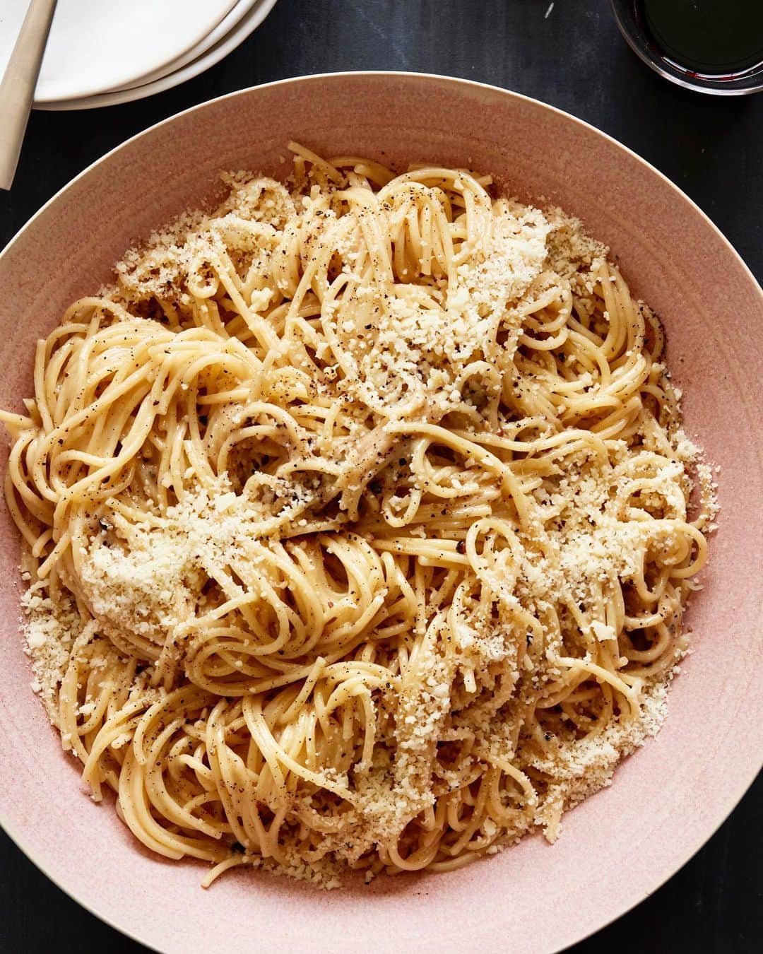 Gaby Dalkinのインスタグラム：「Cacio e Pepe for 2 and a bottle of Brunello = tonight’s Valentine’s Day dinner!! It’s on this weeks meal plan plus a boat load of other fab recipes to get ya thru the week! Happy Sunday!! Meal plan linked in my profile https://whatsgabycooking.com/weekly-meal-plan-week-7/」